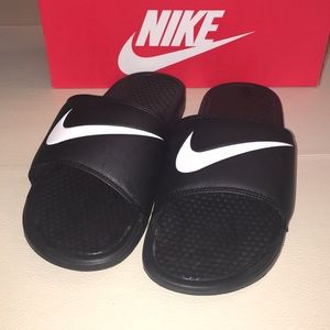 Nike Benassi Swoosh Men’s Sandals